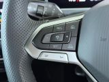 同一車線内全車速運転支援システム&ldquo;Travel Assist&rdquo;。ACCとレーンキープアシストを組み合わせたシステムで、長距離ドライブ時の疲労を軽減いたします。