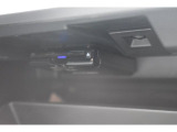 ETCは純正ならではの足元を妨げない工夫をこらしており、ETC2.0搭載車です。周辺のITSスポット道路状況や渋滞情報も表示可能でございます。