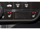 シートヒーター装備付き車!!座席に埋め込まれた電熱線によりシートを暖めることが出来る装備で、温めたられたシートは、寒い冬には最適です!!