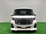 煌くメッキフロントグリルとスポーティーさが際立つ洗練されたスタイル。トールカスタムが入荷致しました。
