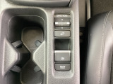 スマートな電子制御式パーキングブレーキに加え、渋滞時などでブレーキペダルから足を離しても停車を維持するオートブレーキホールド機能により、運転がより快適になります。