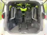 普段のお買い物や通勤、送迎等に十分な荷室スペースを確保しております。セカンドシートを倒すと、大きな荷物の積載も可能です♪