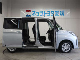 狭い駐車場やショッピングセンターで隣のお車にドアをぶつけてしまいそうになった経験がありませんか??スライドドアなら隣を心配することなく、快適に乗り降りできますよ♪
