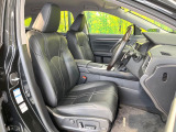 運転席シート廻りは使用感も少なく、良好な状態となっています。前オーナー様が丁寧に使っていたことがよくわかりますね。