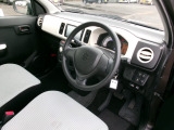 機能的な運転席は運転の妨げにならずストレスを感じさせません。