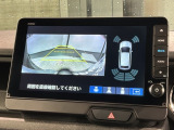 リバースギアに入れるだけで後方の表示へ切り替わります。夜間や雨の日の駐車も楽になりますよ。