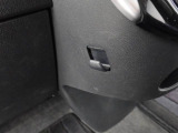 ちょっとした荷物がかけられるフック付き。