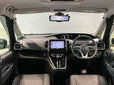 視界も広く見切りも良好で運転しやすいですよ。フロントガラスとフロントドアガラスは紫外線を約99%もカットしてくれます。