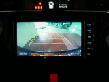 バックガイドモニターで、後方を確認しながら安心して駐車することができます。運転初心者も熟練者も必須の機能ですよ!