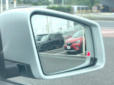 ●ブラインドアシストセンサー:視角からの車を感知し、ドライバーが車線変更を行う際に、警告音と共に注意を促してくれる安全支援機能です!