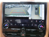 (パノラミックビューモニタ-)車を上から見たような映像で死角もバッチリ確認できます。
