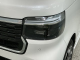 LEDヘッドライトは、点灯の瞬間から最大光量を発揮し、突然暗くなるトンネルなどでの安定感を高めます。