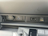 ★USB充電端子★スマートフォンやタブレットの充電ができるように!