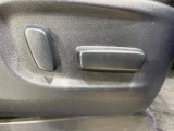 【パワーシート】スイッチ一つで簡単にシートの微調整が可能!電動だから力もいりません!自分に最適なシートポジションにセットして、快適なドライブをお楽しみください。