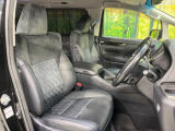 運転席シート廻りは使用感も少なく、良好な状態となっています。前オーナー様が丁寧に使っていたことがよくわかりますね。