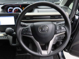 運転席にお座りになった際のイメージです。視界やシートの座り心地にポジション、各装備へのアクセスのしやすさ等、実際に触れてお確かめください。
