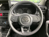 インテリアに合わせたデザインのステアリングは、運転される方のことも考え、運転しやすい形状、大きさです。是非一度、実際に触ってお確かめください。