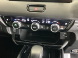 オートエアコンで、毎日のドライブを快適に。温度、風量を自動で調整し、理想的な車内環境を提供します。