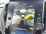 【マルチテレインモニター】車のフロントやサイドのカメラ画像を同時にモニター表示することで、悪路や狭い道を走行時でも周囲の状況確認ができ安心!本格SUVにうれしい装備です♪