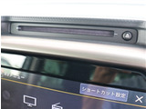 お車選びをお楽しみ頂けるよう、在庫車の展示スペースを十分に確保しております。
