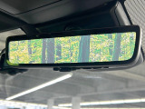 【デジタルインナーミラー】後席の大きな荷物や同乗者で後方が確認しづらい時でも安心!カメラが撮影した車両後方の映像をルームミラー内に表示。クリアな視界で状況の確認が可能です!