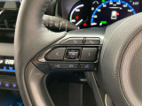 運転中、オーディオの操作をしてて、ハッとしたことはありませんか?ステアリングスイッチは、運転中でもハンドルでオーディオの操作が可能です。安全なドライブをサポートします。