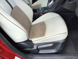 運転席廻りの画像です。操作性と安全面に考慮したつくりとなっています。