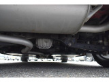 車両後方からの下回りです。マフラー防錆塗装や下回り防錆施工等も可能でございます。