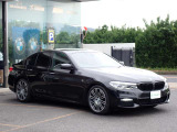 BMW在庫保有台数常時100台以上!ご来店の際はBMW本店(厚木市下荻野140-1)にご来店ください!弊社自慢の全天候型ショールーム!BMW在庫保有台数常時100台以上ございます!