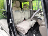 運転席シート廻りは使用感も少なく、良好な状態となっています。丁寧に使われていたことがよくわかりますね。