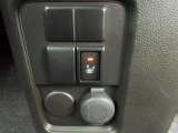 運転席にお座りの方のためにシートヒーターを装備!
