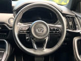【純正革巻きステアリング】上質な革を使用することで、手にしっかり馴染みとても運転しやすいハンドルです♪