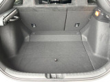 普段のお買い物や通勤、送迎等に十分な荷室スペースを確保しております。