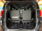 普段のお買い物や通勤、送迎等に十分な荷室スペースを確保しております。セカンドシートを倒すと、大きな荷物の積載も可能です♪