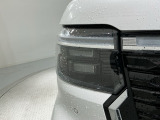 LEDヘッドライトは、点灯の瞬間から最大光量を発揮し、突然暗くなるトンネルなどでの安定感を高めます。