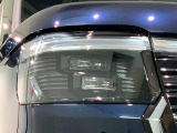 LEDヘッドライトは、点灯の瞬間から最大光量を発揮し、突然暗くなるトンネルなどでの安定感を高めます。