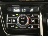 オートエアコンは温度を設定するだけで、自動で風量などを設定してくれます。運転しながら操作も必要ないので、安全性も向上します。