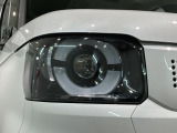 LEDヘッドライトは、点灯の瞬間から最大光量を発揮し、突然暗くなるトンネルなどでの安定感を高めます。