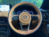 【純正革巻きステアリング】上質な革を使用することで、手にしっかり馴染みとても運転しやすいハンドルです♪