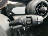 オリジナルサービスもついたMINI自動車保険も取り扱っております。MINI自動車保険にご加入いただくと、万一のトラブルを24時間365日サポートするエマージェンシー・サービスの〈プレミアム〉をご利用いただけます。