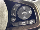 【ホンダセンシング】走行中に前方の車両等を認識し、衝突しそうな時は警報とブレーキで衝突回避と被害軽減をアシスト。より安全にドライブをお楽しみいただけます。