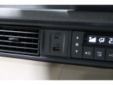 スマートフォンなどの音楽再生が可能なUSB接続ジャック装備車両です♪♪♪