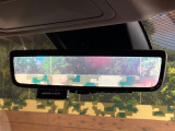 【デジタルインナーミラー】後席の大きな荷物や同乗者で後方が確認しづらい時でも安心!カメラが撮影した車両後方の映像をルームミラー内に表示。クリアな視界で状況の確認が可能です!