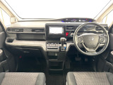 いつでも気持ちよく運転できて、使い勝手のいい収納や体をケアするシート、細部にまでこだわったインテリア♪