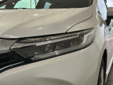 LEDヘッドライトは、点灯の瞬間から最大光量を発揮し、突然暗くなるトンネルなどでの安定感を高めます。