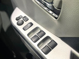 【電動格納ミラー】サイドミラーは電動格納式となっており、狭い駐車場でもキズがつくリスクを抑えられます。