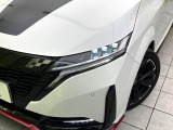 【LEDヘッドライト】悪天候や夜間走行時も良好な視界を確保し安心して運転できる高輝度LEDヘッドライトを装備!点灯速度が早く、消費電力も抑えられています。