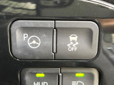 【リモート機能つきアドバンストパーク】専用スマートフォンアプリの使用で、車外から遠隔駐車・出庫が可能な先進機能。広い場所で乗り降りしたい時に便利です♪