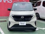 サクラは小さく回れて、広い視界で良く見える!なので運転がし易い!!ニッサンのフロントロゴにはライト付き!ロゴが浮かんで見えてお洒落♪