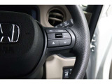 Hondaセンシングの機能のひとつ、アダプティブクルーズコントロール付!アクセルから足を離しても設定したスピードと前車との車間を保ち走行してくれます!車線維持もアシスト☆高速道路で疲労軽減ですね☆
